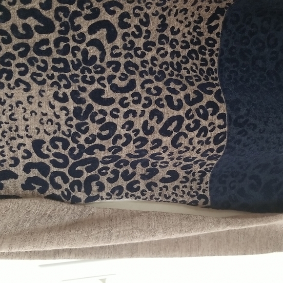 Tricotto Leopard block print tunic longsleeve NWT - Picture 4 of 6